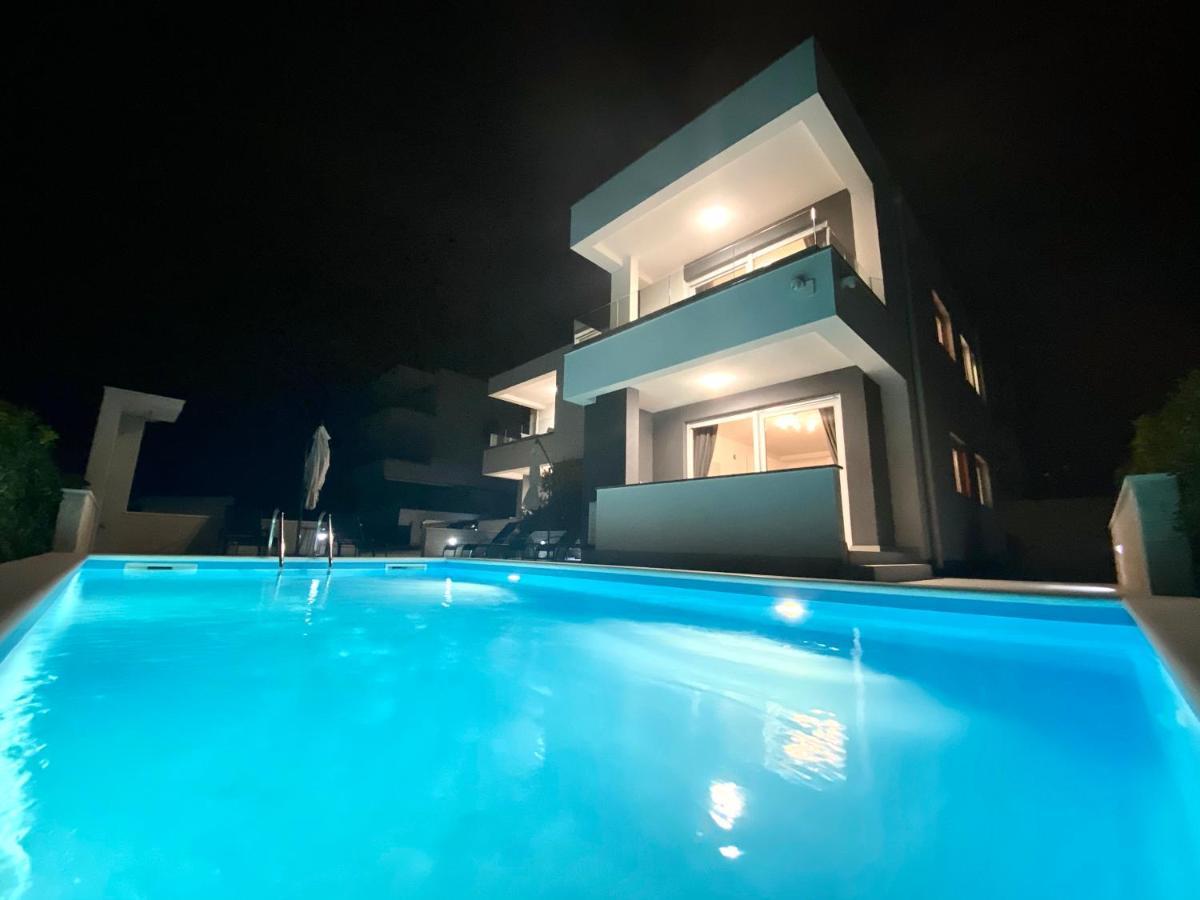 Fantasy Pool Villa Novalja Exteriör bild